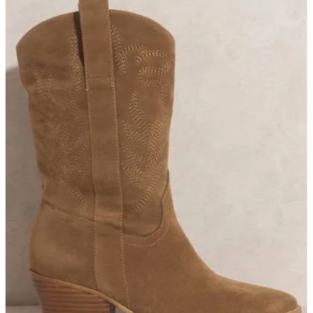 Sephira Tan Suede Western Boots Size 10. NEW!
